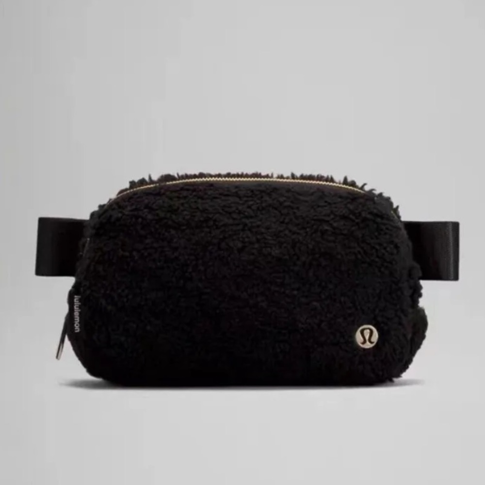 Lululemon Everywhere Belt Bag Fleece